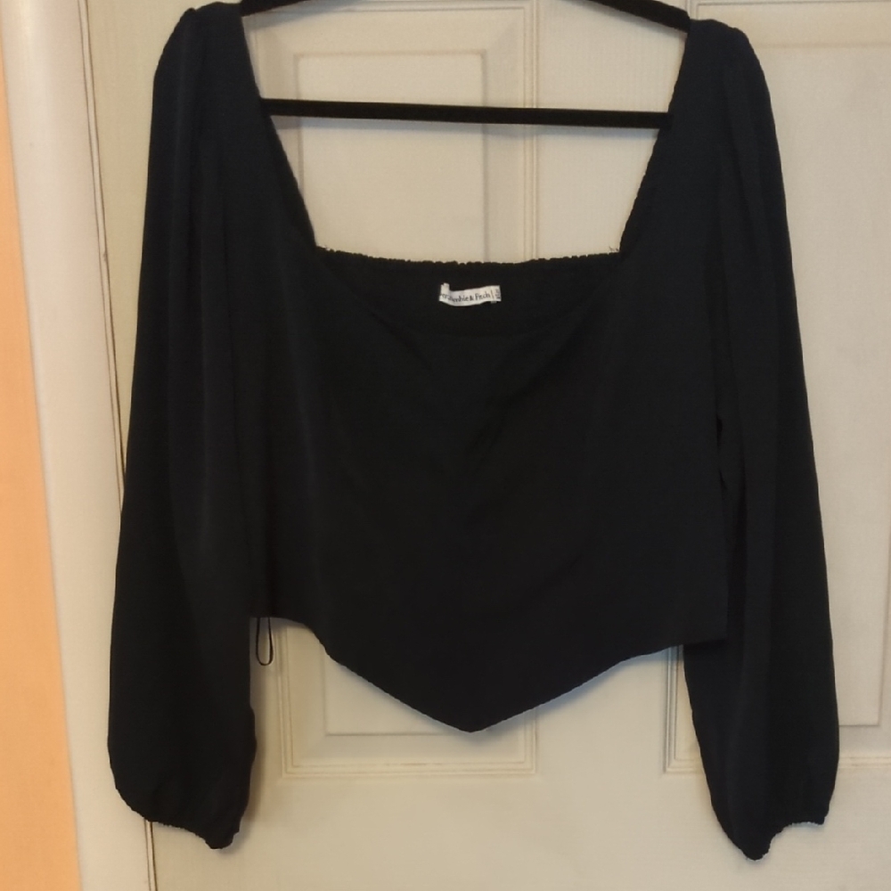 NWOT Abercrombie Fitch XL Dipped Waist Smocked Back Black Top
